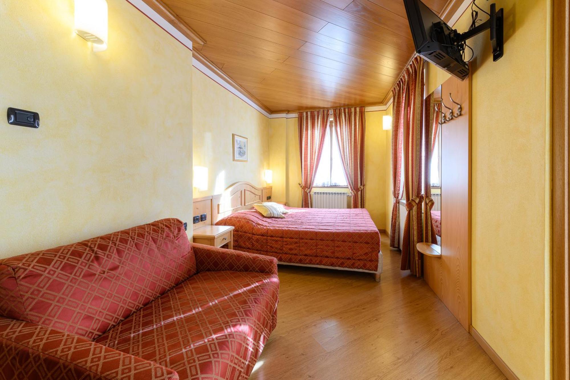 Hotel Garni Le Corti Grosotto Exterior foto